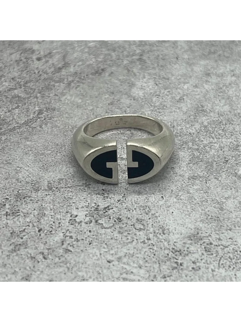 Gucci GG Motif Signet Ring